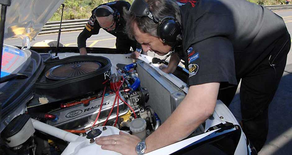 SIMON RICHARDS: NZV8 FORD FALCON